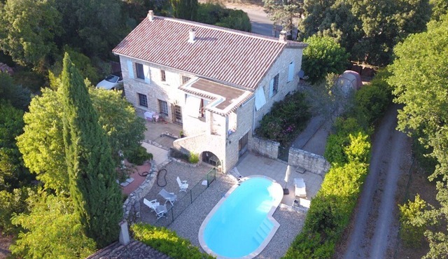 Stone house with private pool - 10 pers 5 bedrooms 2 bathrooms