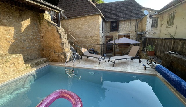 Stone house with swimming pool and terrace for 6