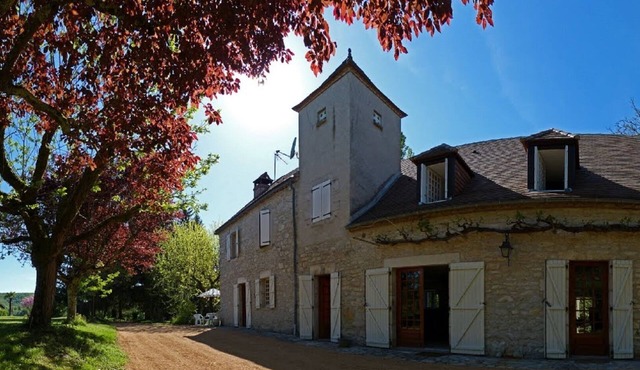 Stone house with swimming pool and SPA, 200 m from the Dordogne, 4 * Atout France