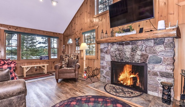 Stone Lake View – Dock, Sauna & Bunkhouse