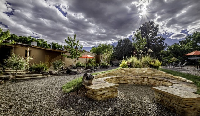 Stone Lizard Lodging