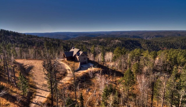 Stone Lodge - Panoramic views!