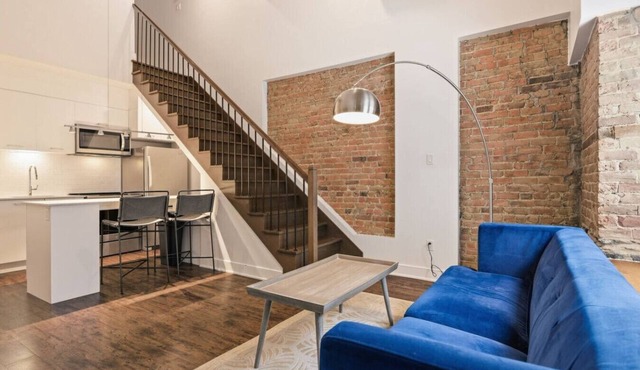 Stone Loft 3BR Downtown Montreal