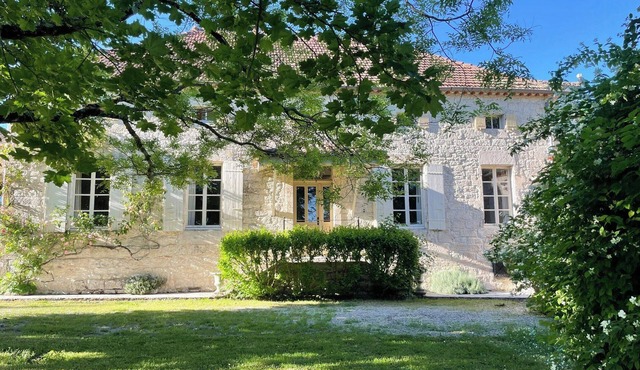 Stone manor house in Quercy