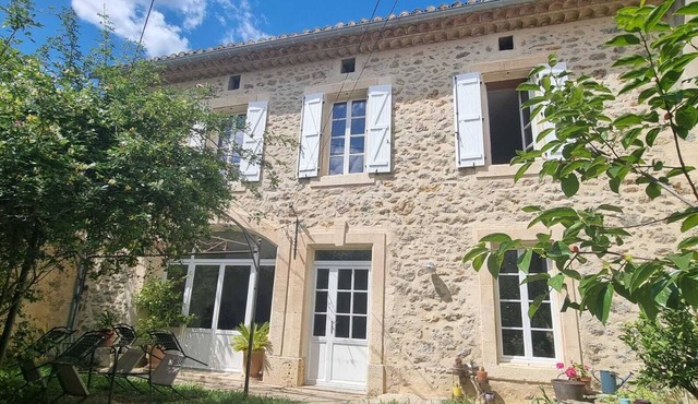 Stone manor house with garden and summer swimming pool (June to September)