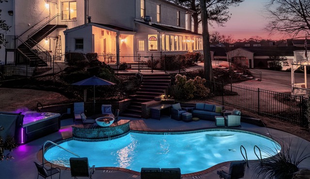 Stone Mountain Manor