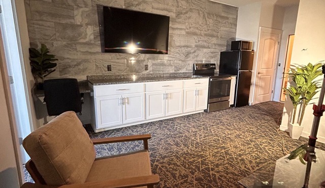 Stone Park - Close to Bar Harbor & Acadia National Park. No Elevator onsite.