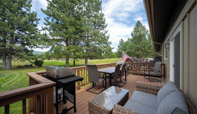 Stone Ridge Condo: Golf Course Views & Family Fun!