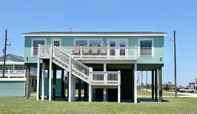 STONE'S THROW - 3 BEDROM WITH AMAZING GULF VIEWS!