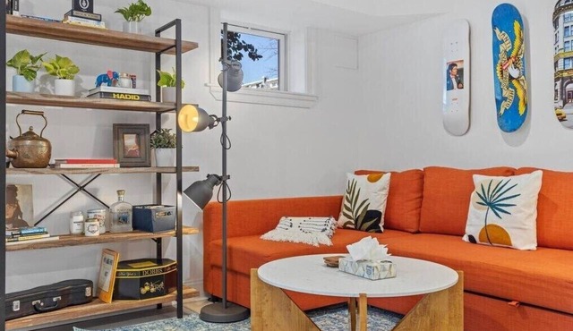 Stone's Throw from Capitol Hill/Free Parking