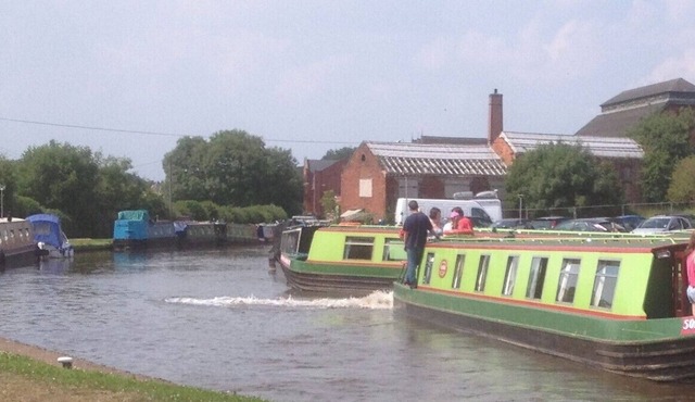 Stone - Self-Drive Boat - Sleeps 6 - Pet Friendly