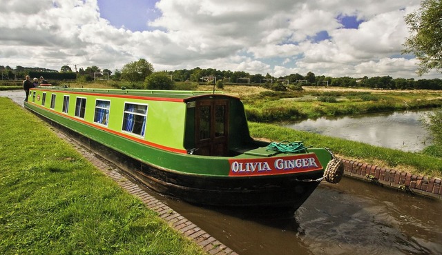 Stone - Self-Drive Boat - Sleeps 6 - Pet Friendly