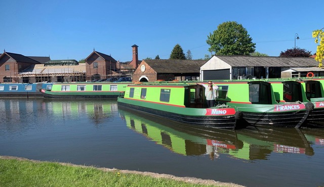Stone - Self-Drive Boat - Sleeps 2 - Pet Friiendly