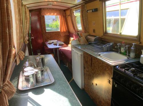 Stone - Self-Drive Boat - Sleeps 4 - Pet Friendly