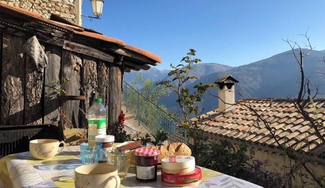 Stone tower in the heart of the village in the Mercantour Park, 45 minutes from Nice