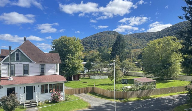 Stone Valley House in the Catskills