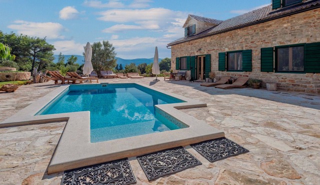 Stone Villa Harpocrates