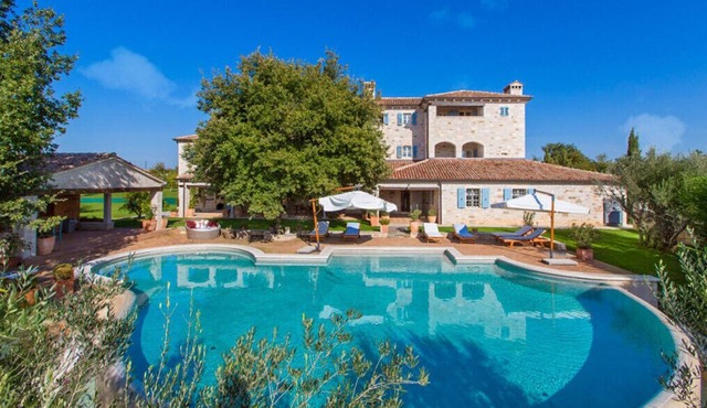 Stone Villa Lou-Sophie