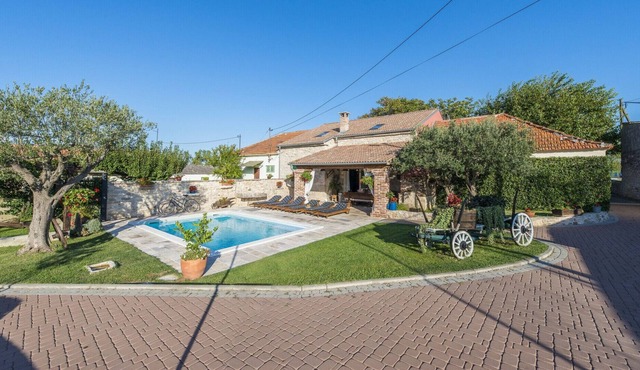 Stone Villa Šišman, in Dalmatia, with a Pool