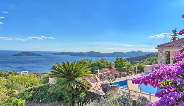 Stone villa with amazing sea view and mediterranean garden