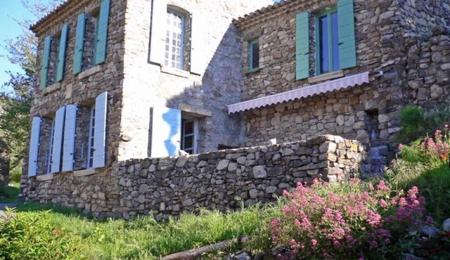 Stone village house in the heart of the geological reserve 1