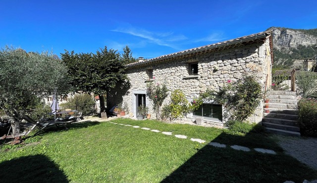 Stone village house with garden in the Diois. Recently renovated.