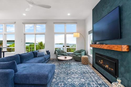 Stonegrove Residence