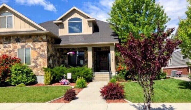 Stonehaven Gem, Beautiful Home Close to Ski Canyons and Salt Lake City