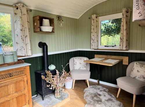 Stonehenge Campsite & Glamping