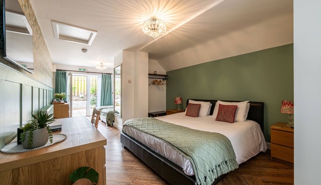 Stonehenge Courtyard