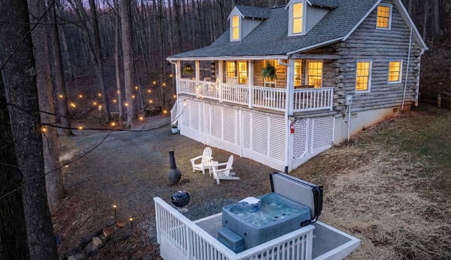 Stonemont Farm Retreat | Cottage and Cabin with Hot Tubs - on Keswick Farm | Sleeps 14