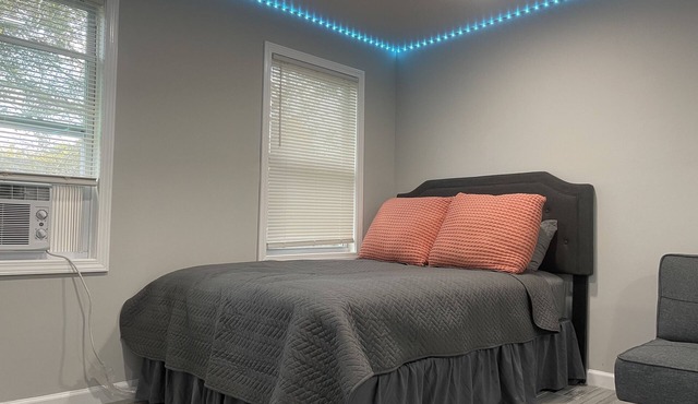 Stonemountain City Apartment With Private Entrance