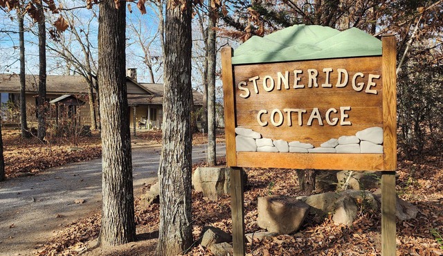 Stoneridge Cottage I - Best view and walking distance to town