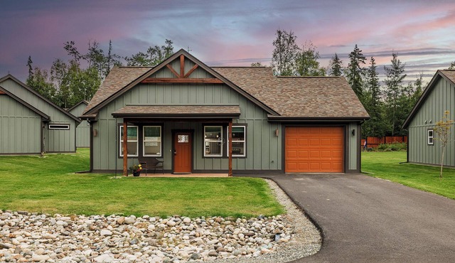 Stoneridge Place Cottage #2 - Vacation or Executive Retreat 2BR 2BA Garage!