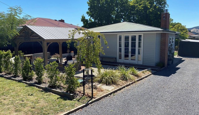 Stones on Standish "RUA"