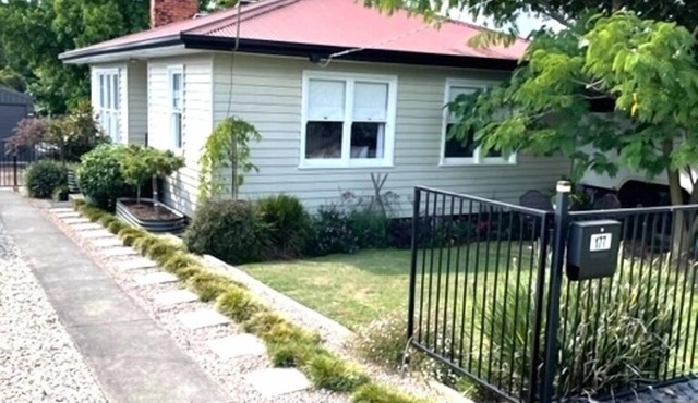 Stones on Standish "Tahi"