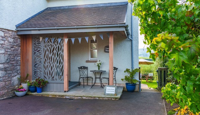 Stones Throw - Gorgeous apartment with superb views. 4-miles from Kendal