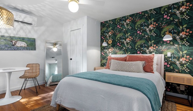 Stonewall Bungalow 2 - Sleeps 2