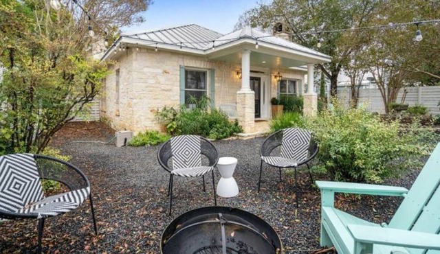 Stonewall Bungalows 20min Fredericksburg 290 road - 4 beautiful units for groups