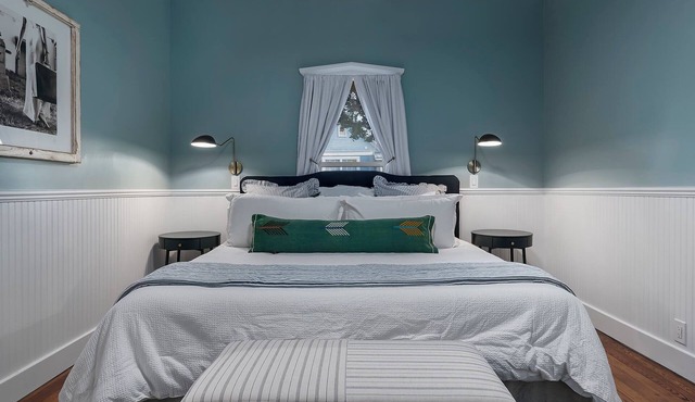 Stonewall Main Haus - Sleeps 6