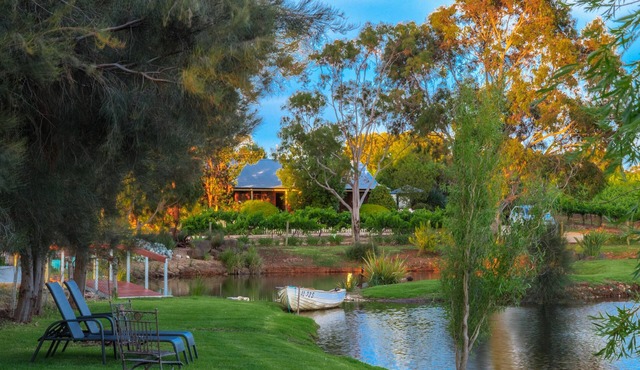 Stonewell Haven Spa Suite 1