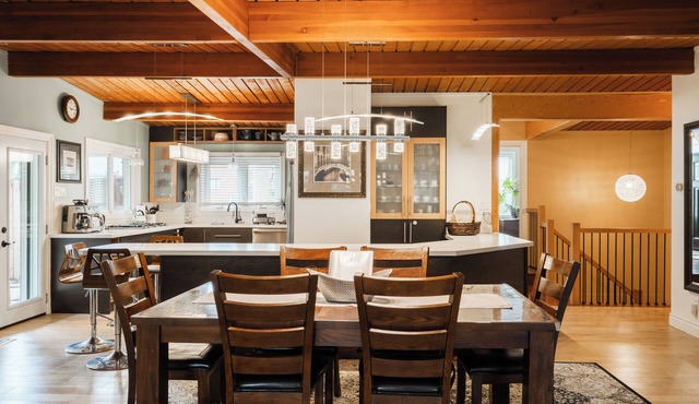Stoney Creek 4BR|3BA Nature Oasis | Sauna, Games & Luxe Comfort | Smart TV