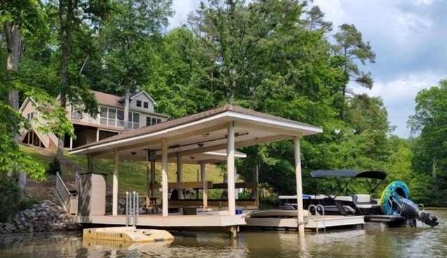 Stoney Creek: Luxury home with Wifi, 2 kayaks, firepit, screened in porch, large dock