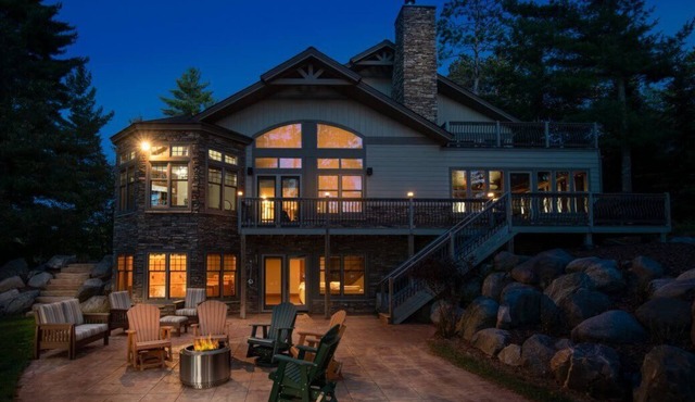Stony Crest Cabin - On Lakefront - Large Family-Sized Cabin w/ Games and Theater