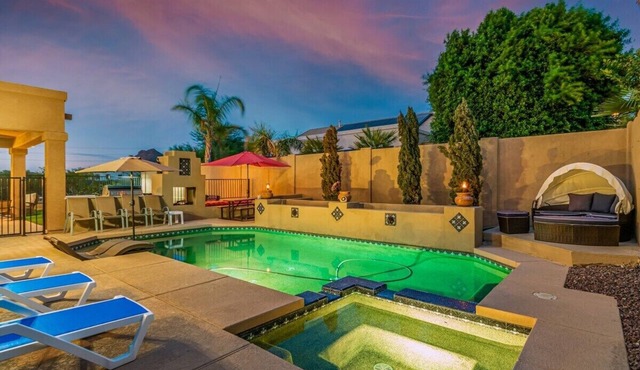 Stop "Heated Pool, Spa, Ping Pong, XBox, billiards