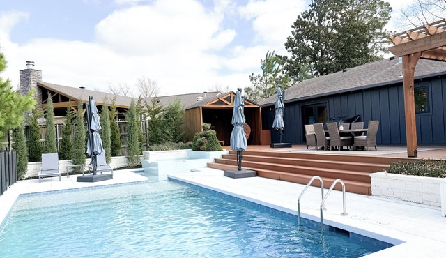 Storied Cottage w/pool & hot tub