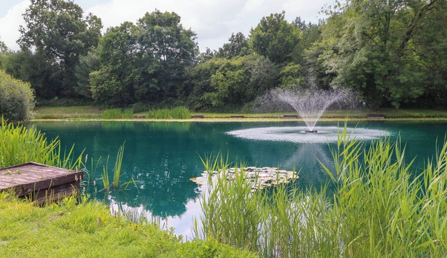 STORK LODGE, family friendly, with hot tub in Coalville