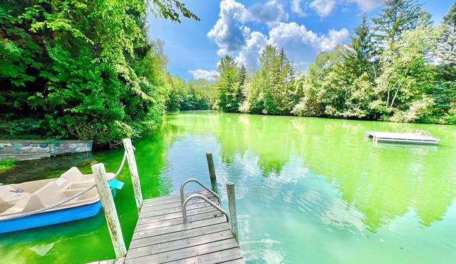 Storybook Cottage on the Pond! Sleeps 8!