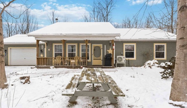 Storybook Craftsman Cottage - Annapolis Valley