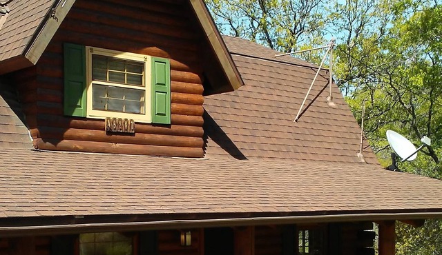 Storybook Log Cabin near Sequoia National Park